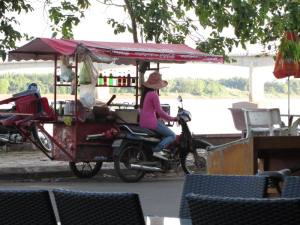At last I captured a sidecar shop