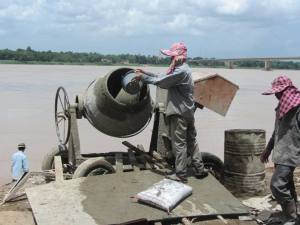 Construction on the Mekong, Kampong Cham, June 2014